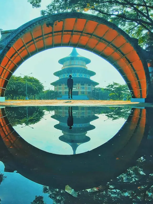 6 Spot Foto di Pagoda Tian Ti Surabaya yang Instagramable