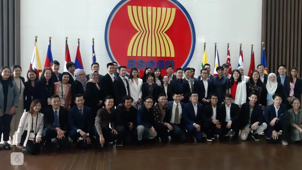 ASEAN Youth Fellowship (AYF) di Sekretariat ASEAN Jakarta, 4 November 2022.