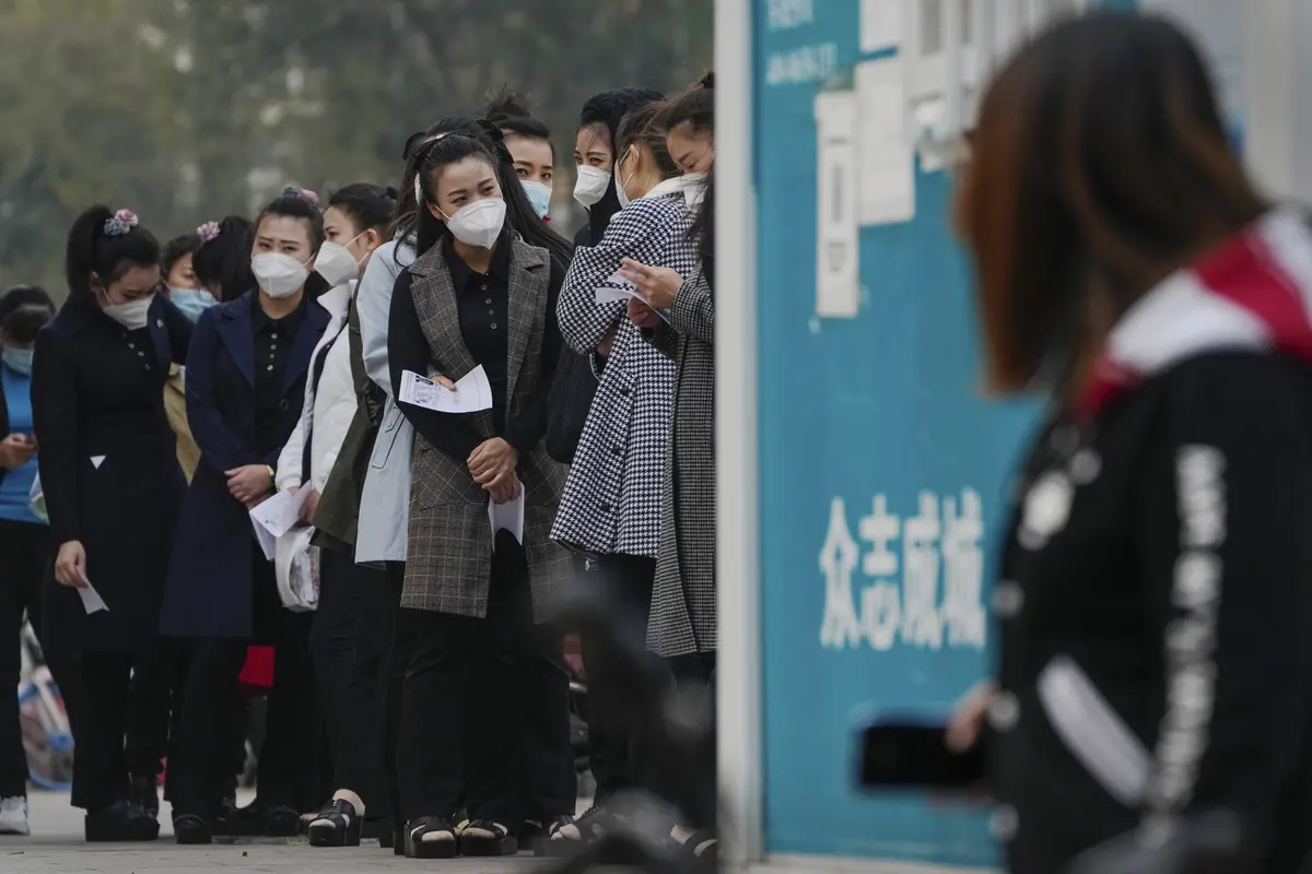China Mulai Berikan Vaksin COVID-19 Hirup