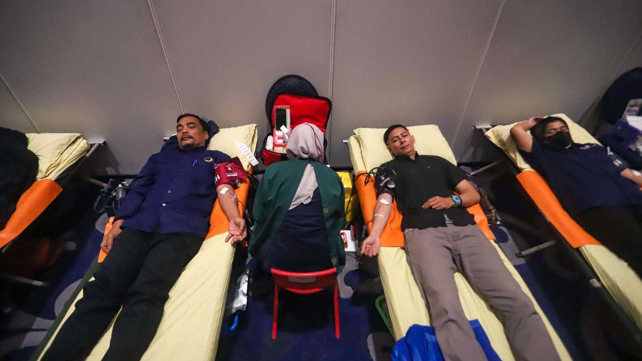 FOTO: Partai NasDem Gelar Donor Darah Serentak, Kepedulian Atasi Krisis 1,4 Juta Kantong Darah Nasional