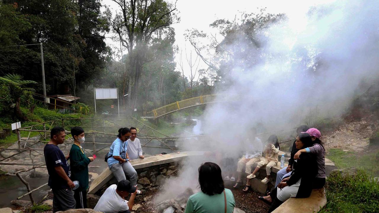 FOTO: Menikmati Liburan Imlek di Kawah Kamojang Garut