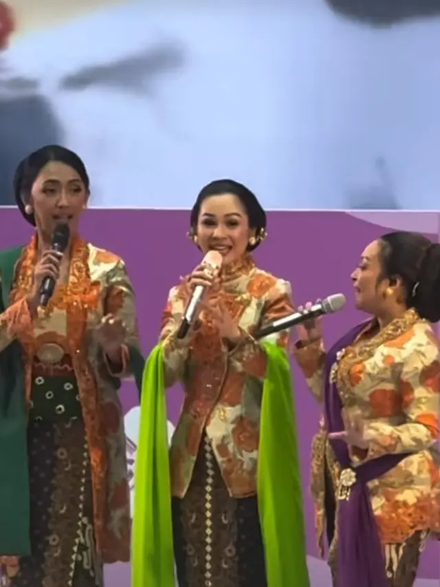 Parade Kebaya Jawa dan Sanggul Tekuk dari Iriana Jokowi, Andien Aisyah, hingga Widyawati Sophian di Hari Kebaya Nasional