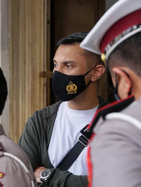 "Perpanjangan PPKM Darurat tidak akan bisa selesaikan wabah. Pilihannya seperti buah simalakama, mati karena wabah atau mati karena kelaparan," tulisnya. (Instagram/didiriyadi_official)