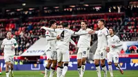 Mantap! Kevin Diks Masuk Best XI Pekan ke-11 Bundesliga 2025/2026, Bersanding dengan Trio Bayern Munchen
