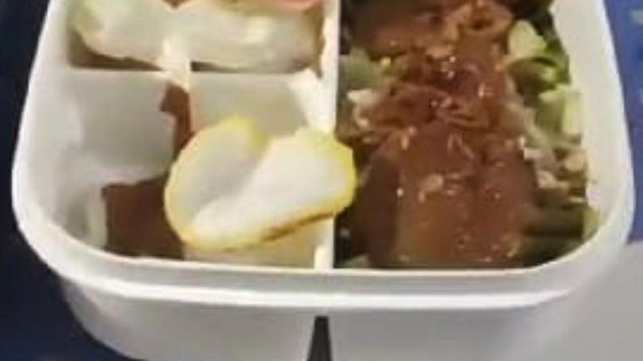 Reaksi Murid SMP Usai Dapat Makan Siang Gratis: Menunya Nasi, Tempe, Siomay Telur