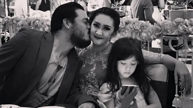 [Bintang] Nafa Urbach