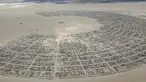 Pandangan udara sekitar 70.000 orang dari seluruh dunia berkumpul untuk mengikuti Festvial Seni Burning Man di padang pasir Black Rock, Nevada, Amerika Serikat. (31/08). Festival tahunan ini telah berjalan 30 tahun. (REUTERS/Jim Urquhart)