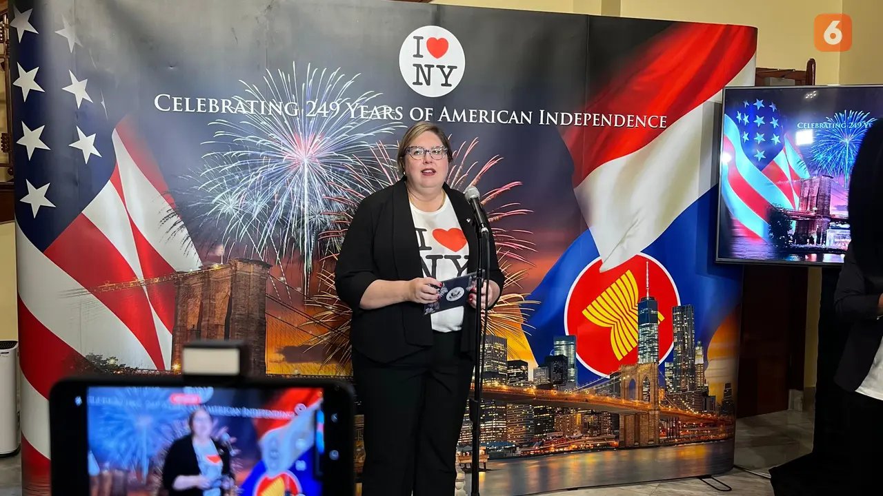 CDA Kedutaan Besar Amerika Serikat (AS) untuk Indonesia Heather C. Merritt dalam perayaan 4th of July, Rabu 10 Juni 2025. (Liputan6.com/Tanti Yulianingsih)