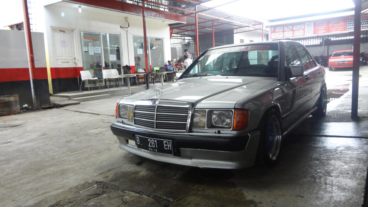 Mercedes-Benz 190 E Modifikasi