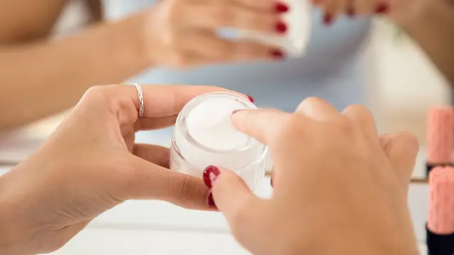 Ilustrasi Penggunaan Pelembap