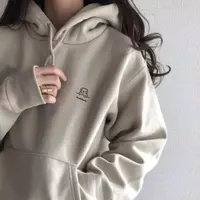 D'One menjadi merek lokal yang menghadirkan koleksi hoodie yang stylish dengan harga terjangkau (d'one)