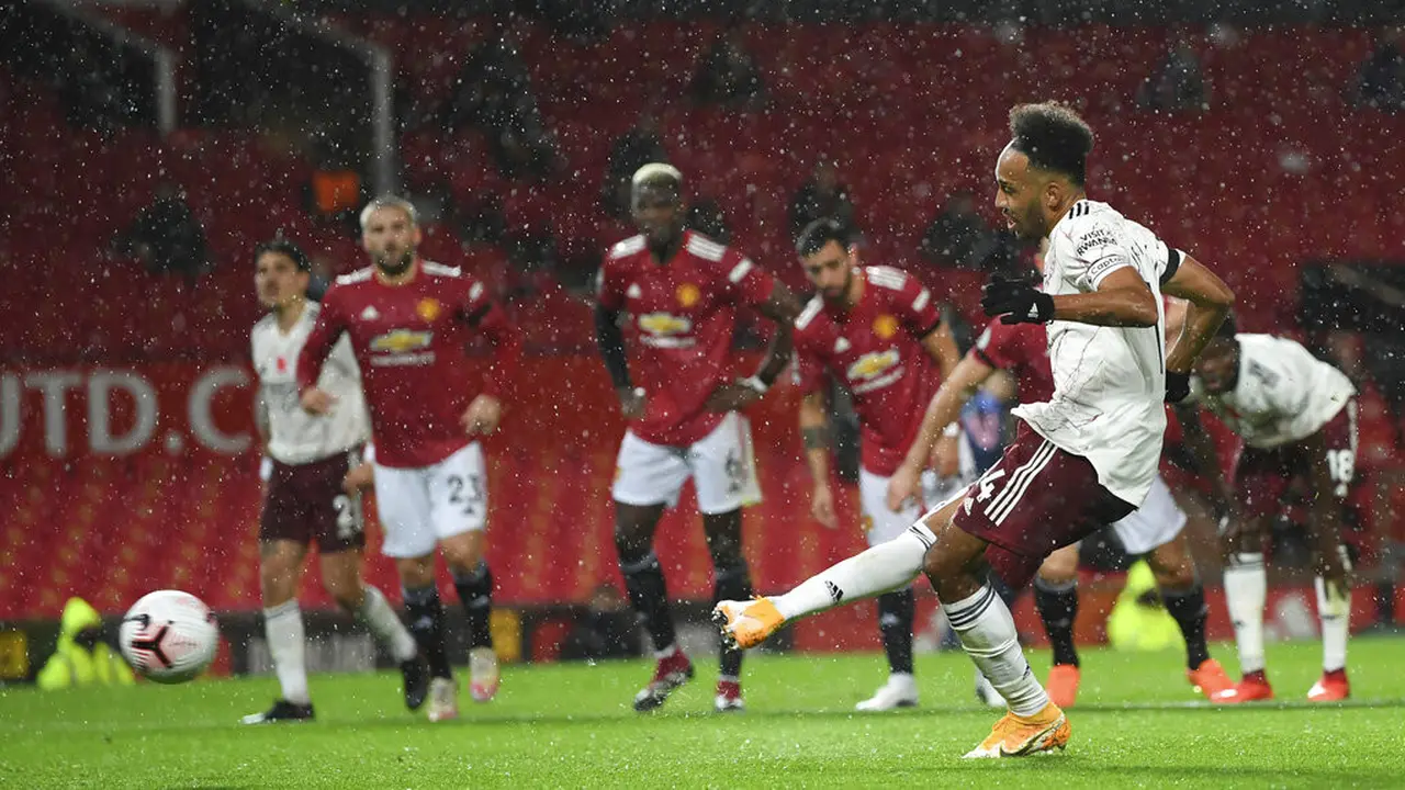 FOTO: Arsenal Permalukan Manchester United di Old Trafford