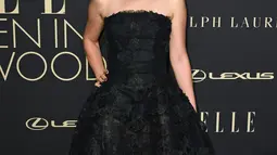 Aktris AS Natalie Portman  saat tiba menghadiri penghargaan ELLE Women ke-26 di Hollywood di Beverly Hills, California (14/10/2019). Natalie Portman  tampil memesona dengan gaun hitam bermotif kembang transparan. (AFP Photo/Valerie Macon)