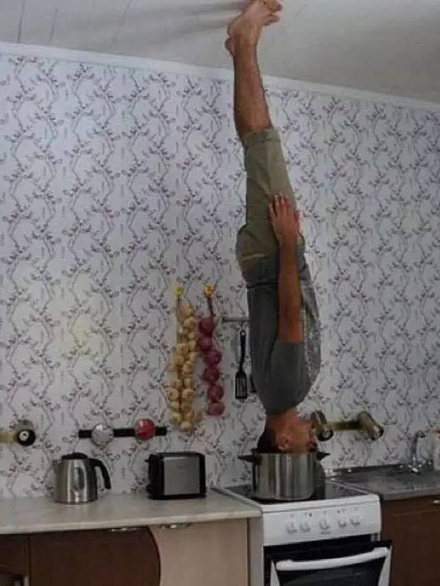 7 Potret Atraksi Nyeleneh Jaga Keseimbangan Ini Hati Deg-Degan