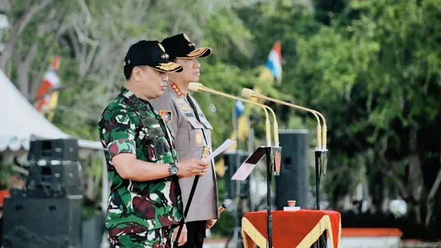 Panglima TNI Jenderal TNI Agus Subiyanto bersama Kapolri Jenderal Polisi Drs. Listyo Sigit Prabowo.