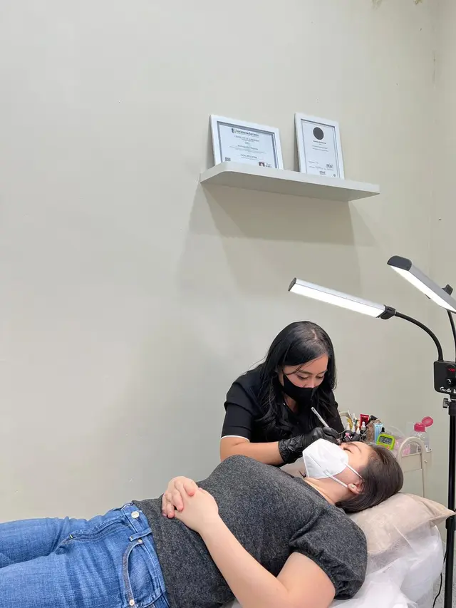 Diary Fimela: Berani Kasih Garansi, Sulam Alis di HappyMee Jadi Langganan Selebriti