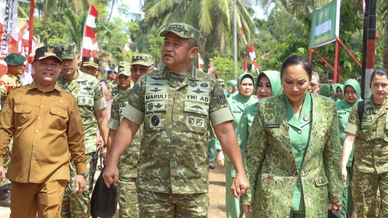 FOTO: Kasad Resmikan Jembatan Gantung Garuda di Aceh