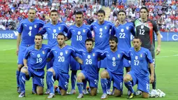 Timnas Italia dua kali mengalami kegagalan setelah meraih trofi jPiala Dunia yakni juara pada 1938 dan gagal pada 1950 (gagal), juara pada 2006 dan gagal tahun 2010. (AFP/Damien Meyer)