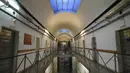 Pemandangan dalam penjara Mulhouse, Prancis timur (22/10/2021). Penjara Mulhouse mirip dengan penjara county di Amerika Serikat yang menahan tahanan kurang dari satu tahun. (AFP/Frederick Florin)