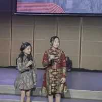 Michelle Liu dan Catherine Liu, dua desainer cilik usia 14 dan 10 tahun asal Bandung ikut berpartisipasi di Front Row Paris 2023. [Dok/IFC]