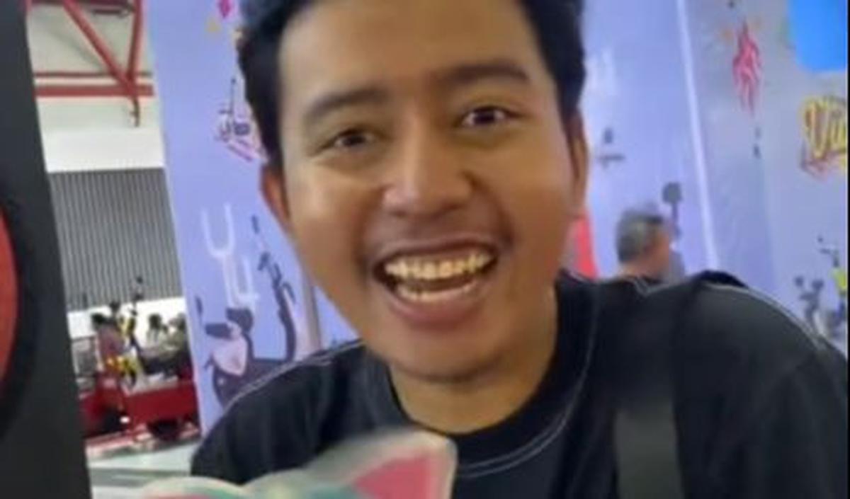 "Wah wah wah dapat, nggak rugi kita beli motor. Makasih"  <br>