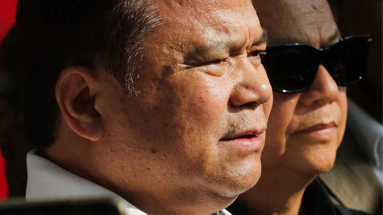 Eks Dirjen Imigrasi Ronny F Sompie usai diperiksa KPK terkait kasus Harun Masiku