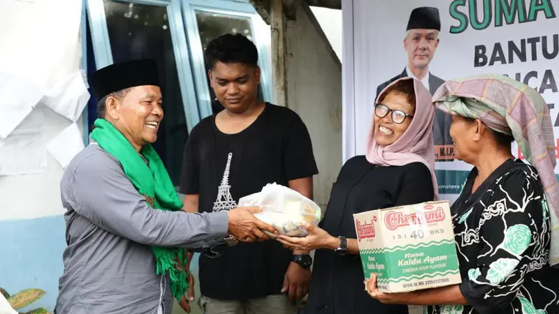 Tuan Guru Sahabat (TGS) Ganjar Sumatera Utara melakukan aksi sosial untuk masyarakat terdampak banjir bandang yang menerjang kawasan wisata Sembahe, Kabupaten Deli Serdang, Sumut, Selasa (2/5) (Istimewa)