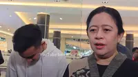 Gibran Rakabuming hanya bisa menunduk dan membungkukkan badan saat Puan Maharani menyinggung pertemuannya dengan Prabowo di Solo. (Foto: Dok. YouTube Berita Surakarta)