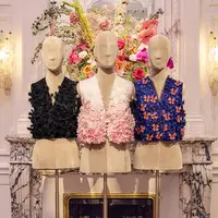 Roger Vivier kembali menunjukkan kepiawaiannya dalam menghadirkan karya-karya luxury fashion yang memadukan nilai seni, craftsmanship, dan warisan sejarah. (Foto/Dok: Roger Vivier)