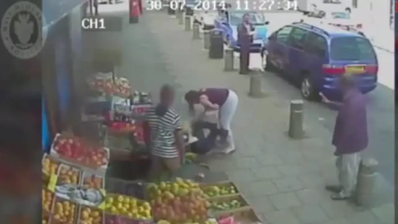 CCTV Rekam Kekerasan Pada Wanita Paruh Baya