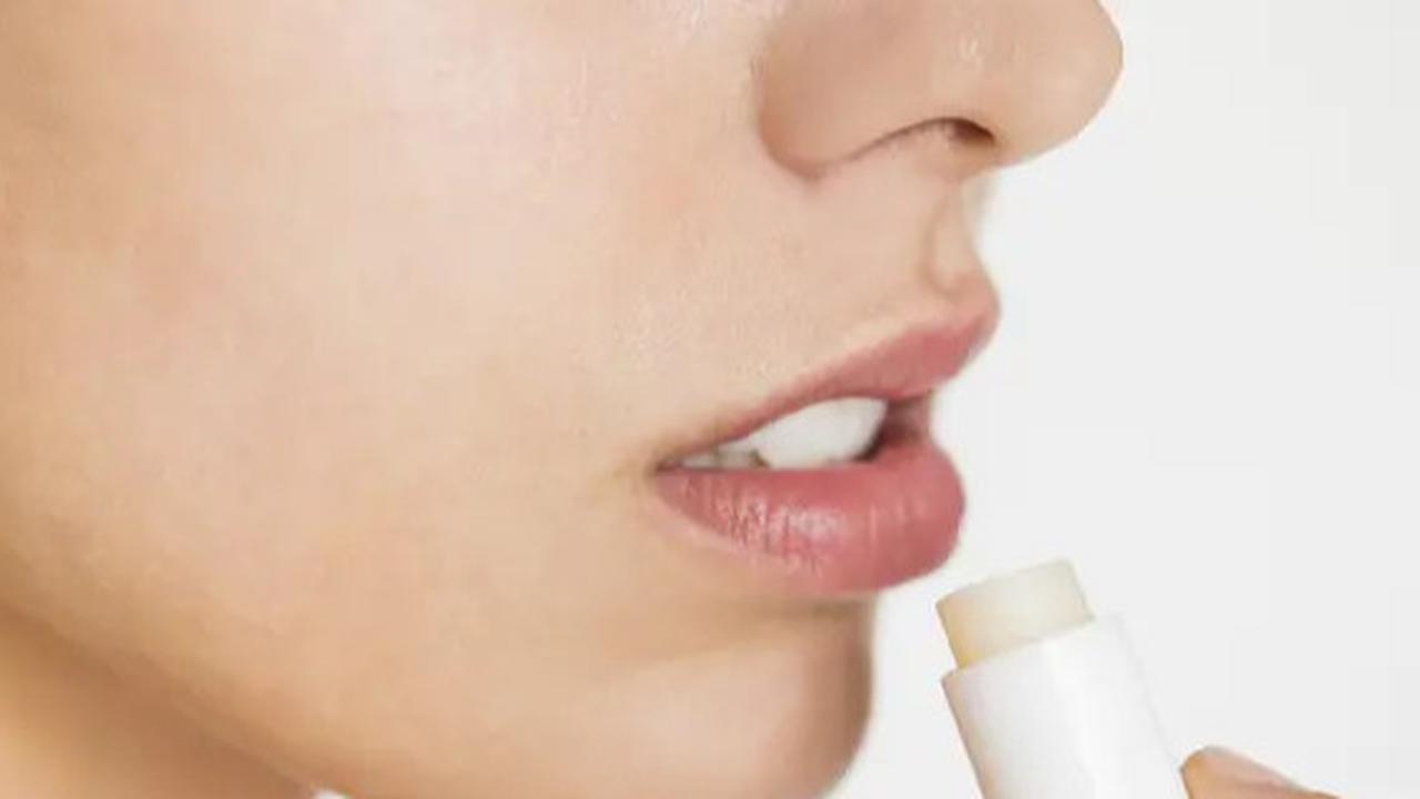 Waspada Bagi Para Perempuan! Ini Bahaya Menggunakan Makeup Kadaluarsa