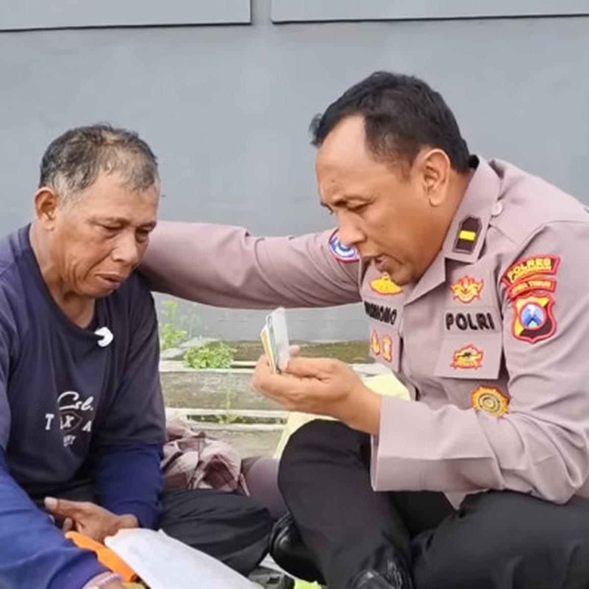 Ipda Purnomo Bantu Pria Paruh Baya