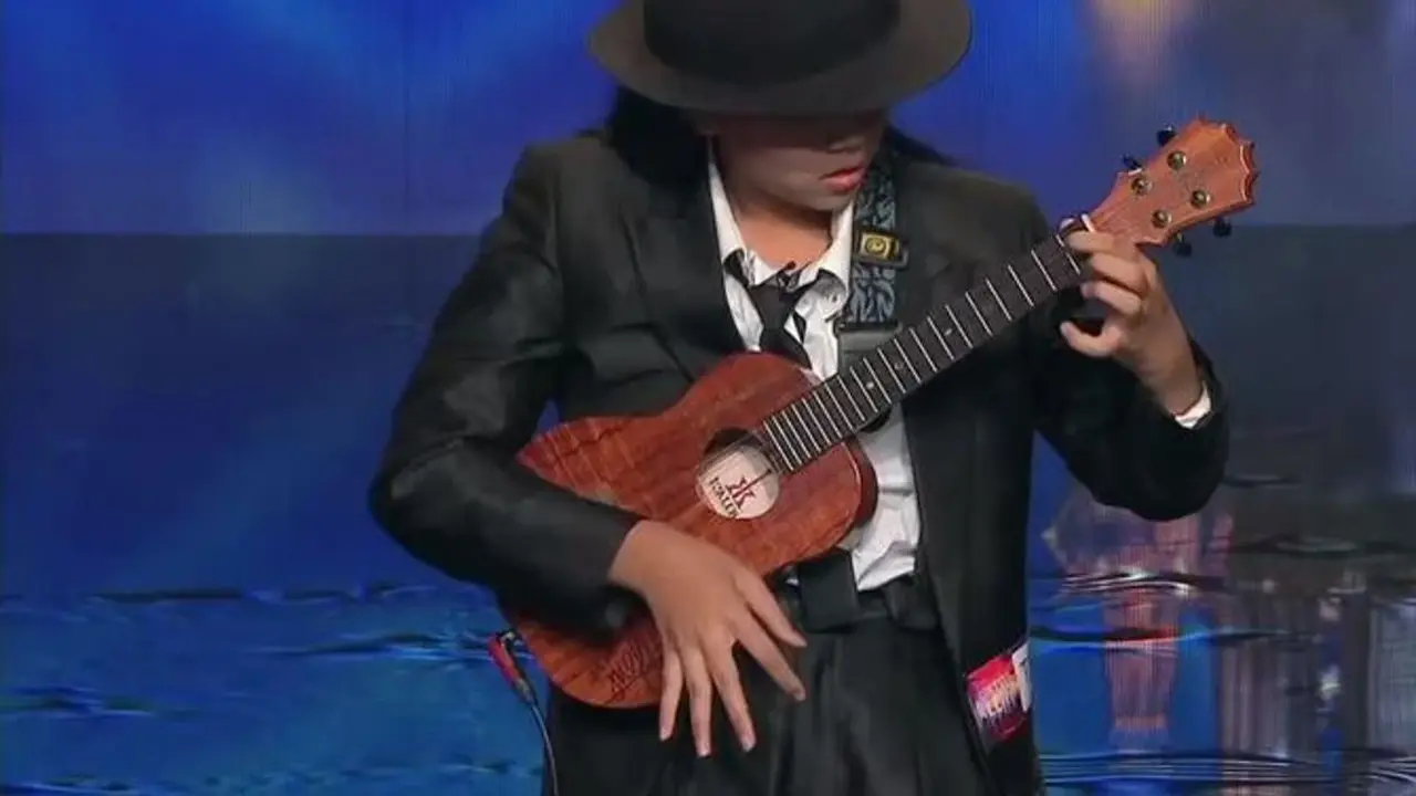 Cuma Main Ukulele, Gadis Ini Pukau Juri Ajang Pencarian Bakat