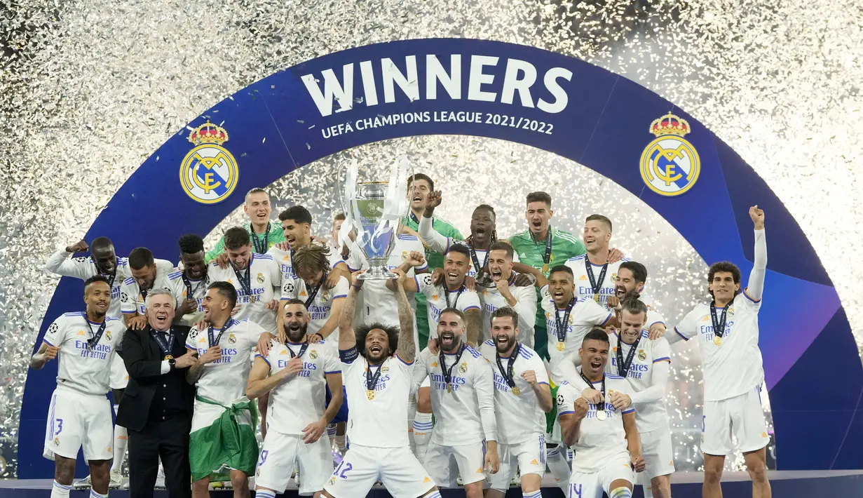 Real Madrid sukses menaklukkan Liverpool pada laga final Liga Champions di Stade de France, Minggu (29/5/2022). (AP/Manu Fernandez)