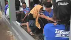 Jelang perhelatan final sepakbola piala presiden antara Arema FC dengan Borneo Pusamania FC, suporter kesebelasan Arema FC mulai berdatangan ke Bogor. Mereka menginap di stasiun dan mesjid dekat stadion