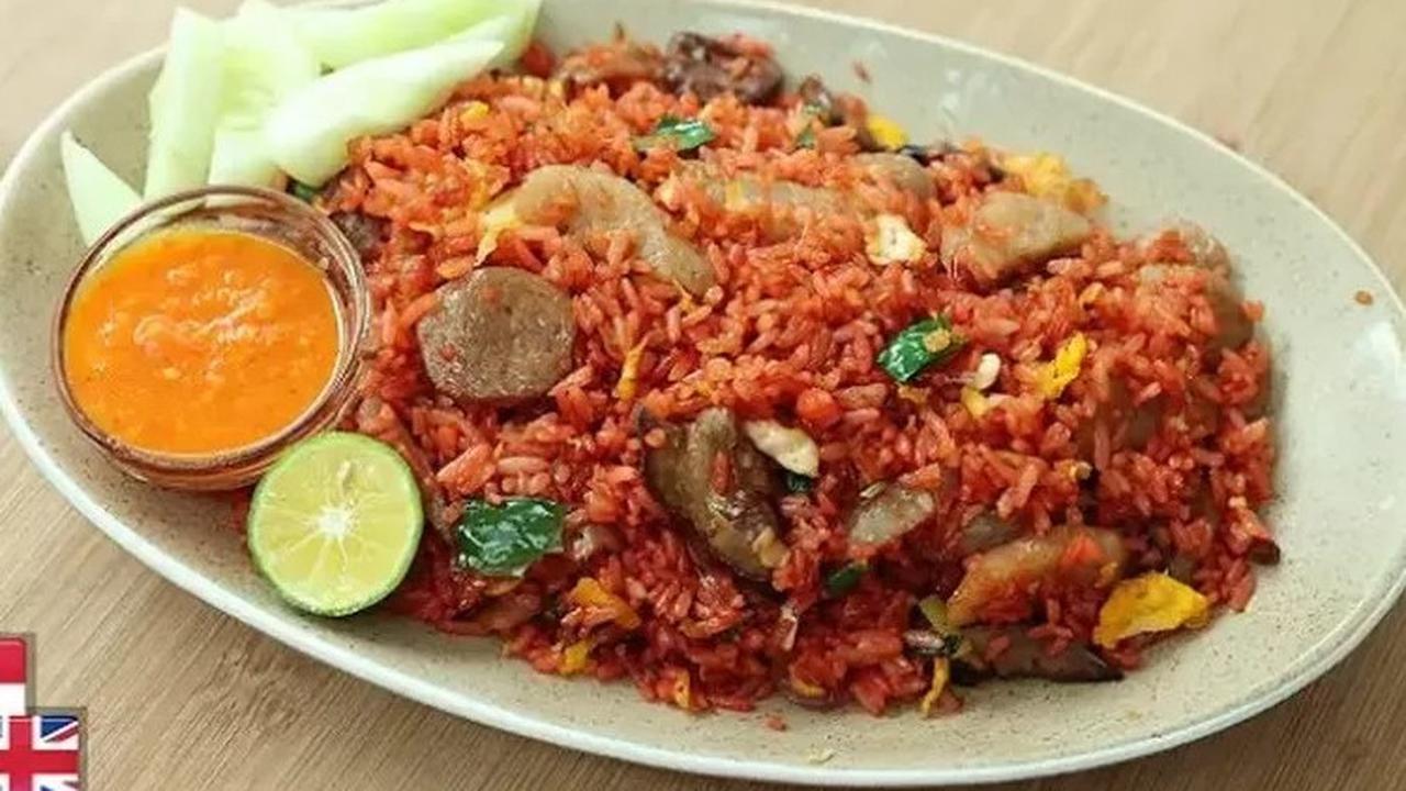 1. Nasi Goreng Merah Khas Makassar