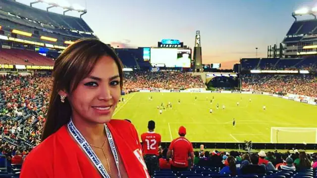 Tindakan seorang suporter cantik asal Peru banyak dinanti orang-orang karena janjinya sendiri.