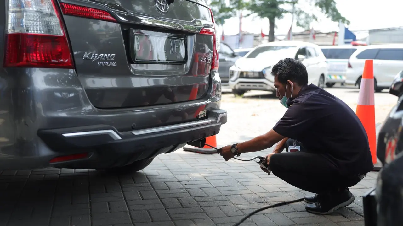 Dinas Perhubungan (Dishub) Kota Tangerang mencatat, sebanyak 39.611 kendaraan telah melakukan uji emisi selama Januari hingga Agustus 2023. (Pramita Tristiawati /Liputan6.com)