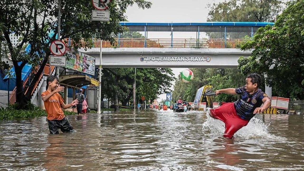 Prakiraan Hujan Jakarta: BMKG Prediksi Ibu Kota Diguyur Hujan Sepanjang Selasa