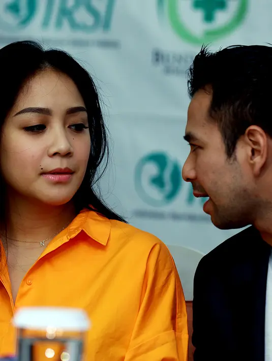 Nagita Slavina berniat untuk memberikan ASI eksklusif kepada putranya, Rafathar Malik Ahmad, selama enam bulan. Karena tidak ada asupan yang istimewa melainkan ASI untuk si buah hati.  (Wimbarsana/Bintang.com)