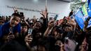 Ribuan bobotoh memadati kota Bandung dalam pawai juara BRI Super League musim ini di Kota Bandung, Minggu (24/05/2026) pagi WIB. (Bagaskara Lazuardi/Bola.com)