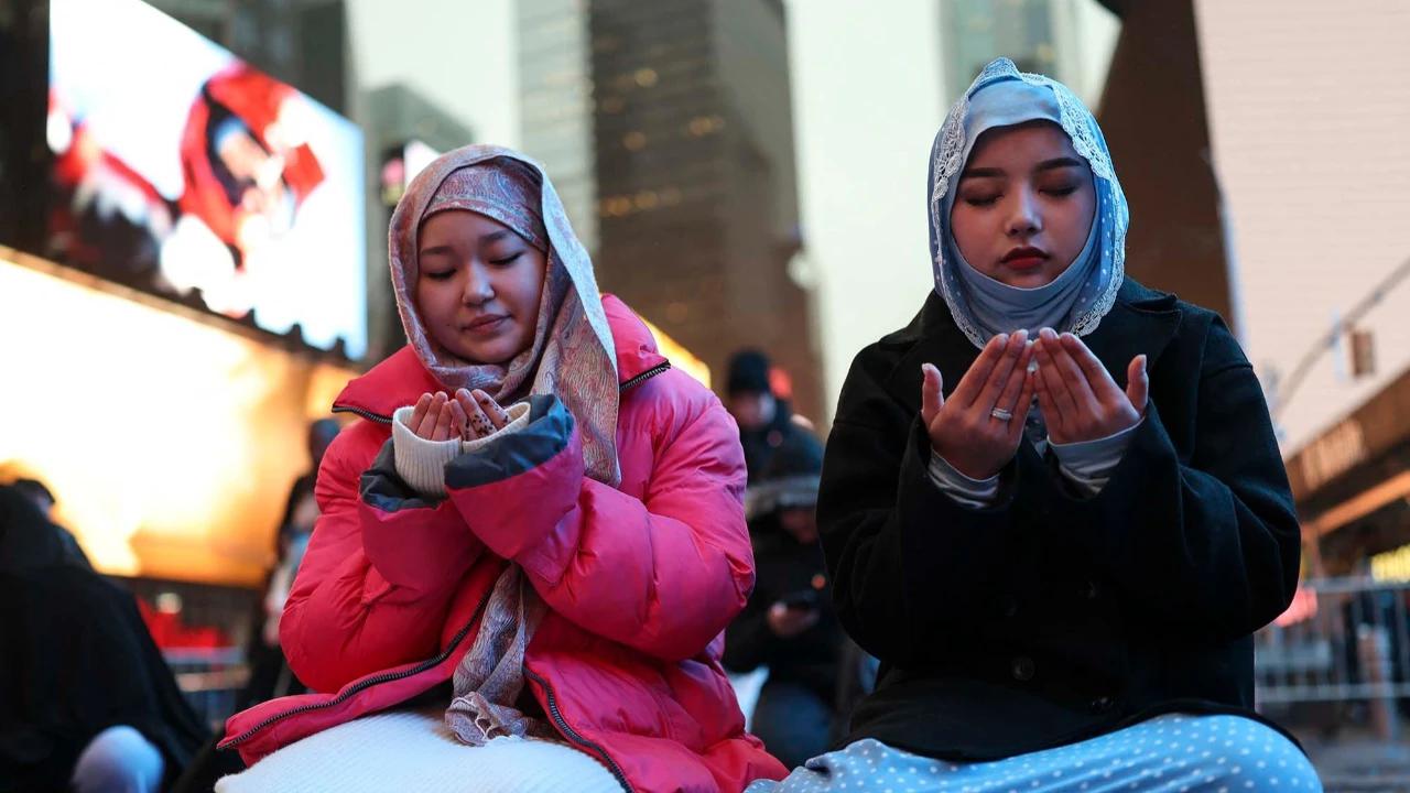 FOTO: Semangat Ramadan Menggema di Times Square New York