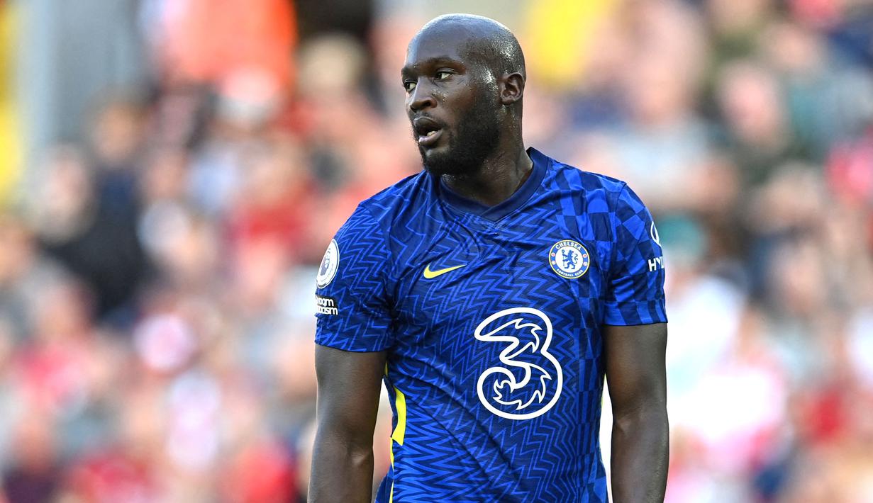 Romelu Lukaku memulai dengan impresif dalam tugas keduanya di Chelsea. Namun, tanpa pemian kreatif disekitarnya, Lukaku hanya mampu bermain di sepertiga akhir lapangan. Hal tersebut membuat Tuchel harus menerapkan strategi serangan balik ketika Lukaku dimainkan. (AFP/Paul Ellis)
