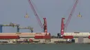 Pemandangan di Pelabuhan Tripoli, Lebanon, Kamis (6/8/2020). Pelabuhan Tripoli menyatakan kesiapannya untuk menggantikan sementara Pelabuhan Beirut yang diguncang dua ledakan dahsyat pada 4 Agustus lalu. (Xinhua/Khalid)