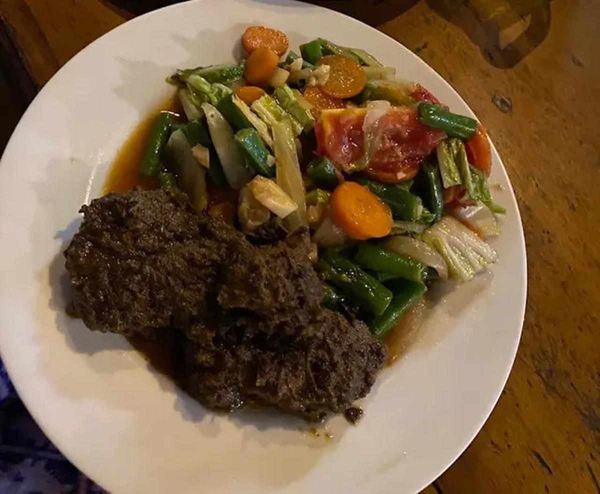 22 Rekomendasi Tempat Makan Enak di Bukittinggi Terbaru 2025, Mudah Dicari &amp; Paling Populer