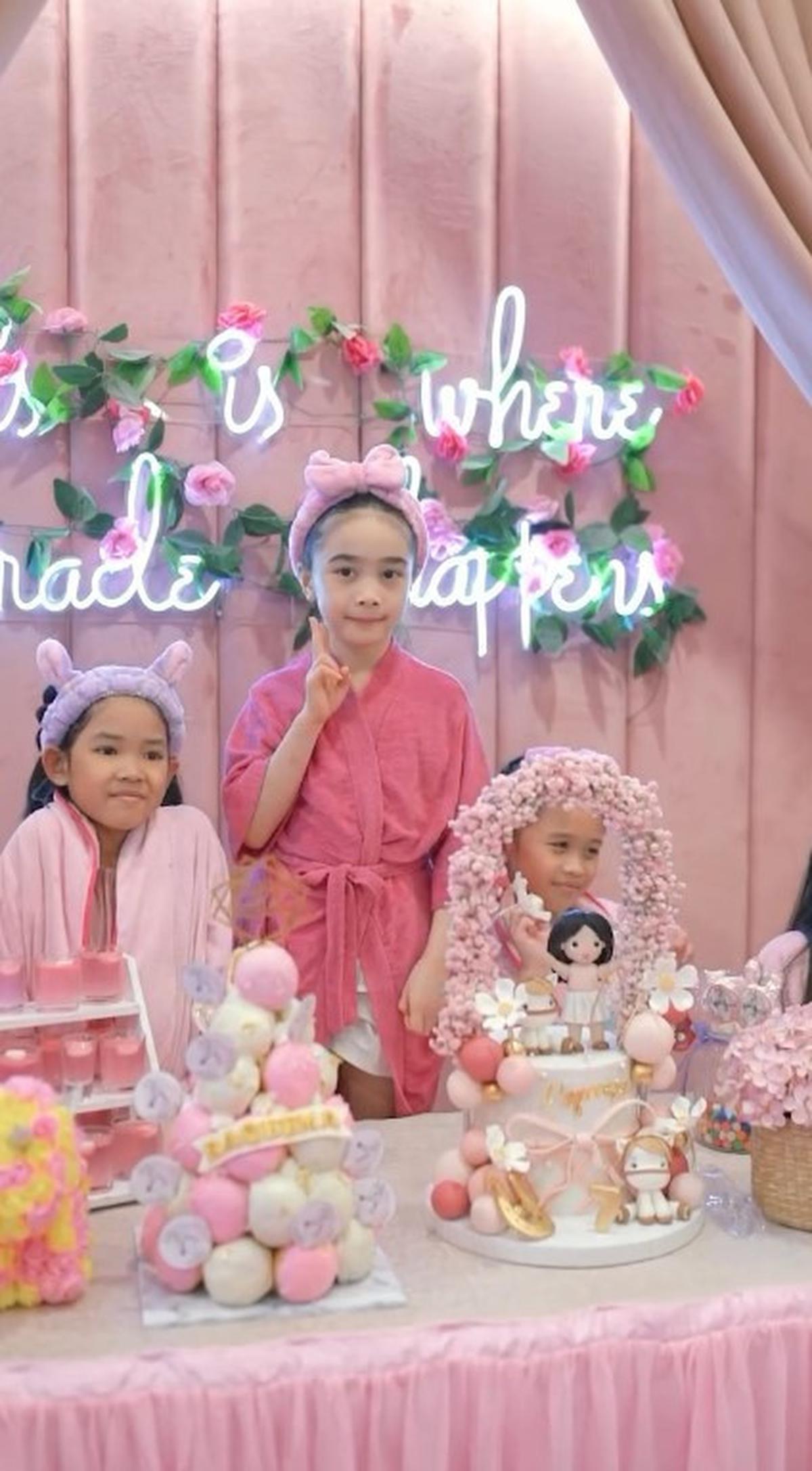 Ulang Tahun Raqeema Anak Nabila Syakieb, Konsepnya Beda dari yang Lain - bak Main Salon-Salonan Full Treatment