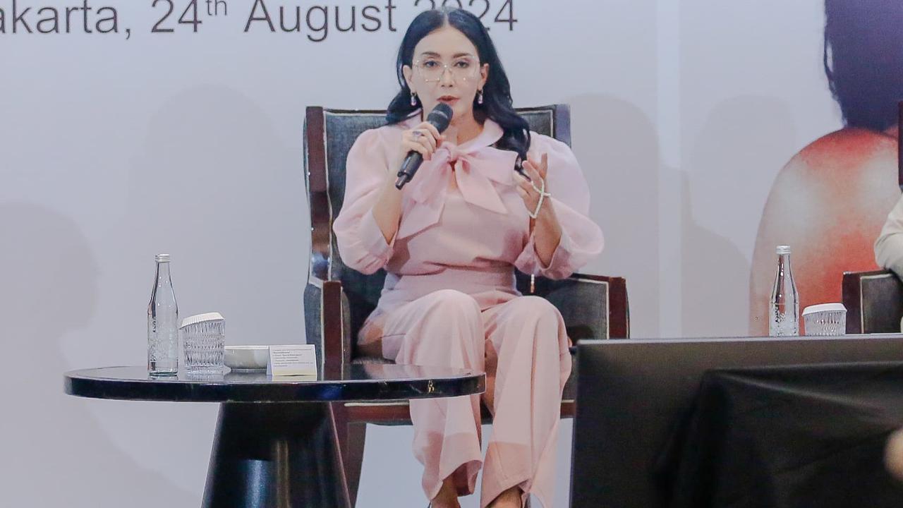 VIDEO: Penuh Emosinal Rieke 'Oneng', Tahan Tangis Minta Iuran Pensiun Tambahan Dibatalkan