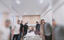Potret Sonny Septian saat Dijenguk Rekan-rekan Seleb di Rumah Sakit, Ada Teuku Wisnu Hingga Dude Harlino