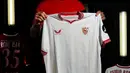 Di sana, Ramos mendapat kontrak selama setahun dan nomor punggung 4. (FOTO: instagram.com/sevillafc/)