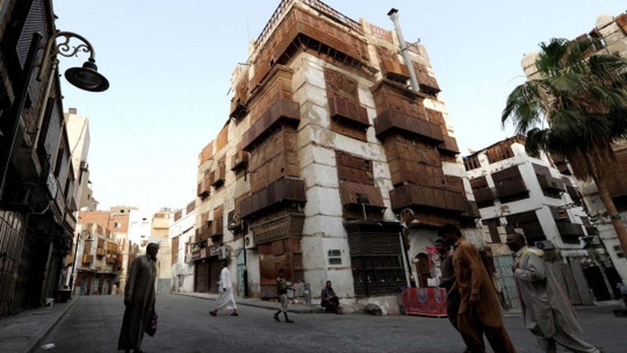 Jalan-jalan melihat hunian kuno di sudut kota Jeddah